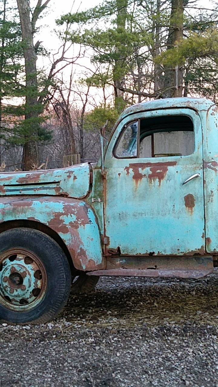 720x1280 Old truck wallpaper