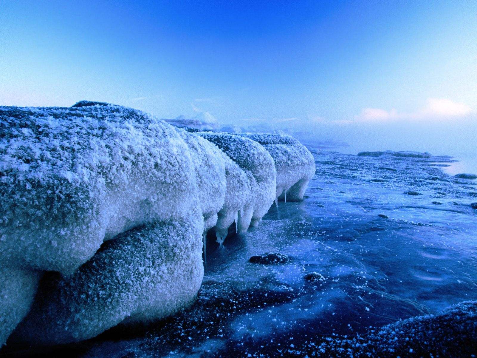 1600x1200 Alaska Icebergs Windows 7 Scenery Desktop Wallpaper. Scenery