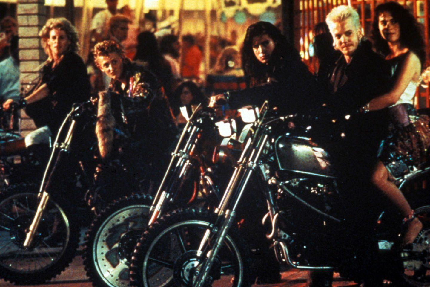 1440x960 Free download LOST BOYS dark horror comedy vampire lostboys