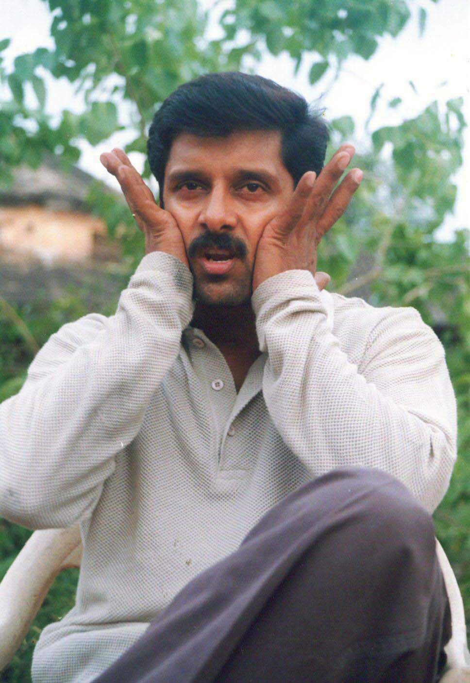 968x1407 Happy birthday 'Chiyaan' Vikram: Here are some rare photo