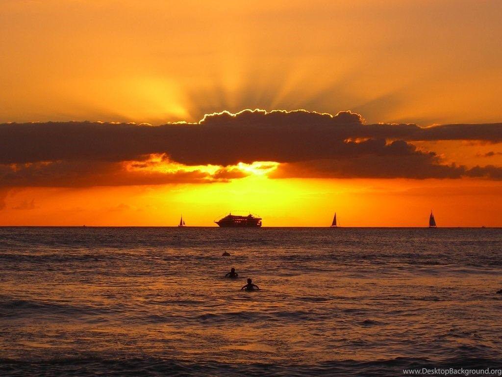 1024x768 Waikiki Beach Sunset Desktop Background