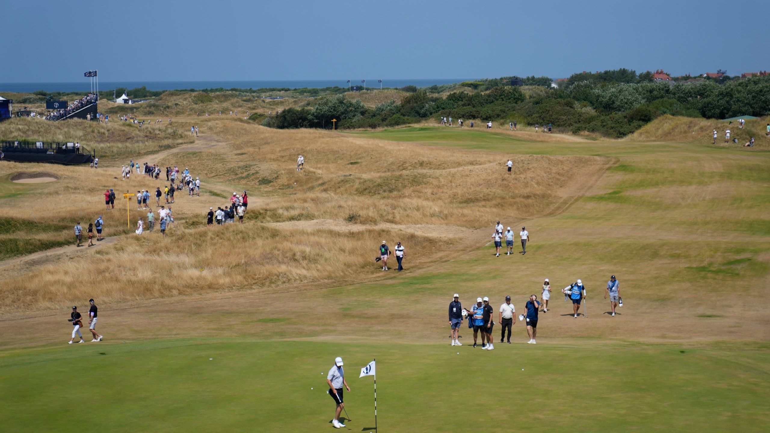 2560x1440 Distance debate at this British Open is how far the golf ball goes on the ground