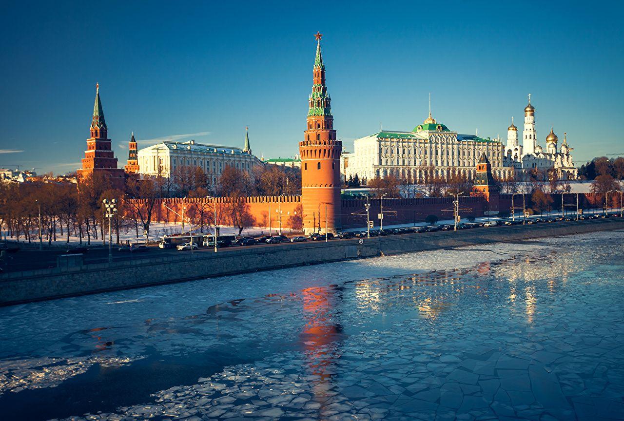 1280x864 Desktop Wallpaper Moscow Russia Winter river Temples Cities Houses