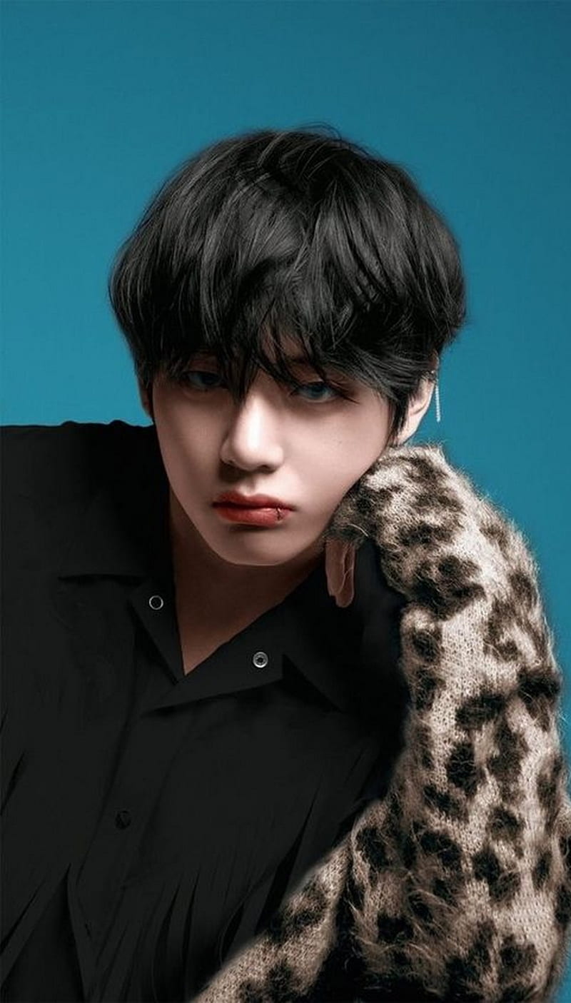 800x1405 1364x768px, 720P free download. Kim Taehyung V, bts v, taehyung, bts, army, idol, kpop, music, HD phone wallpaper