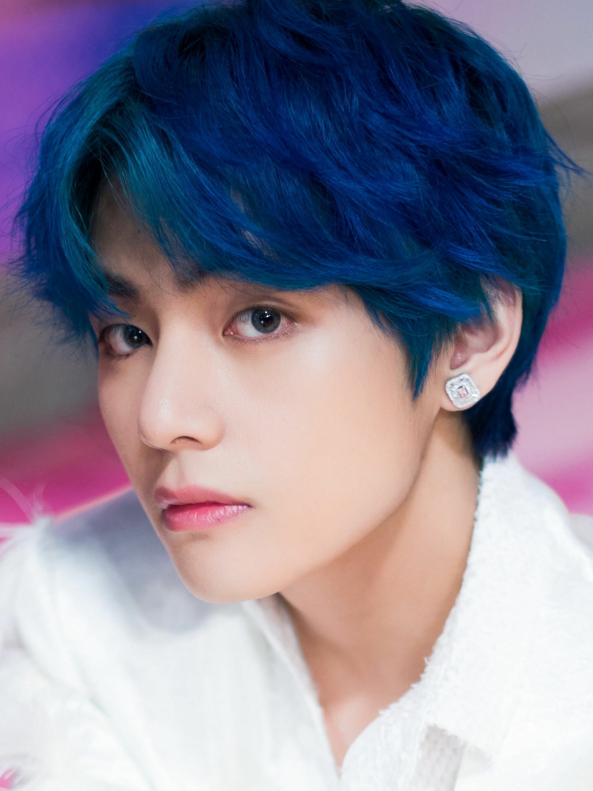 2048x2732 V (BTS) Wallpaper