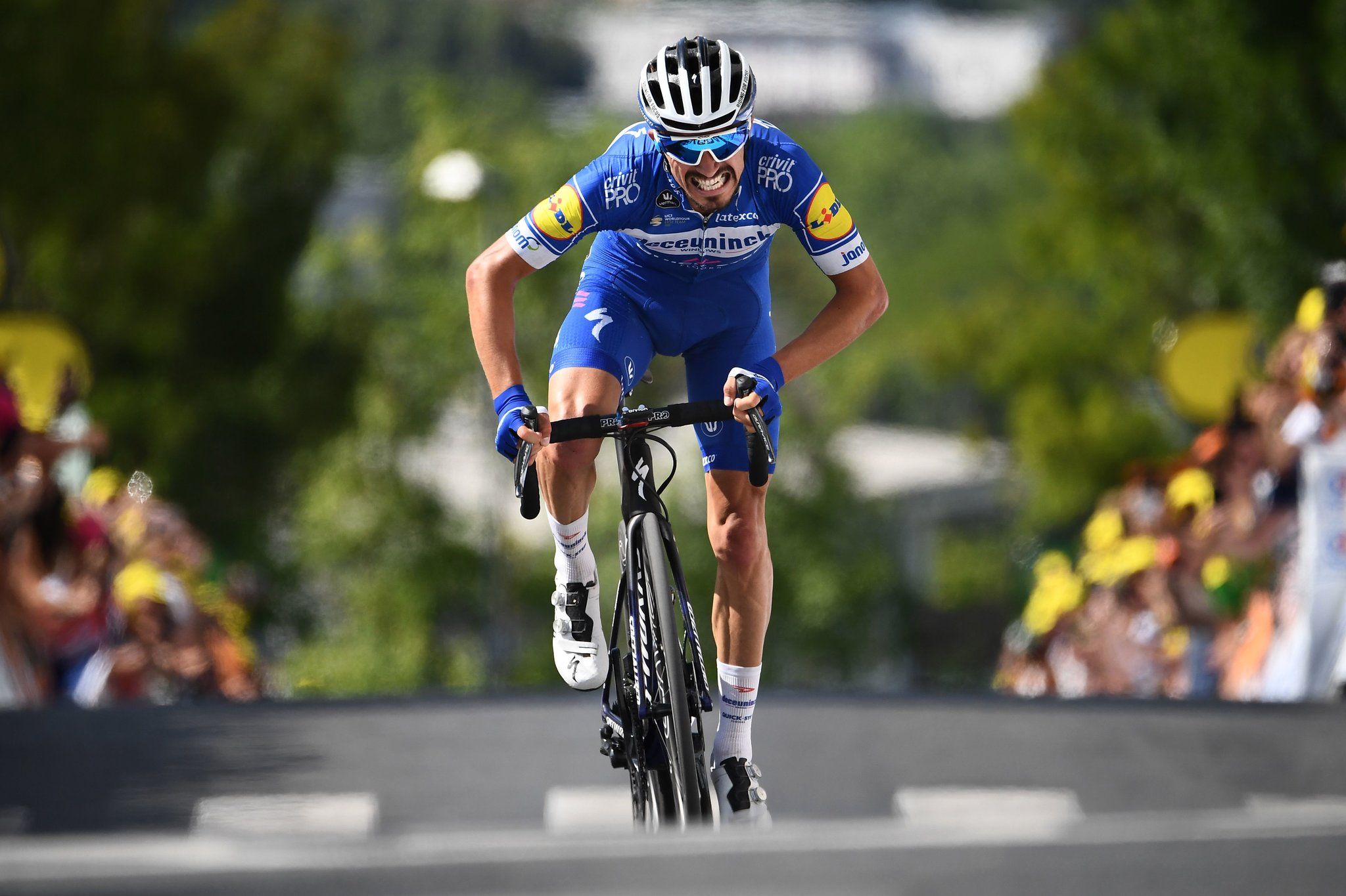 2048x1365 Julian Alaphilippe Leads Tour de France After a Calculated Climb