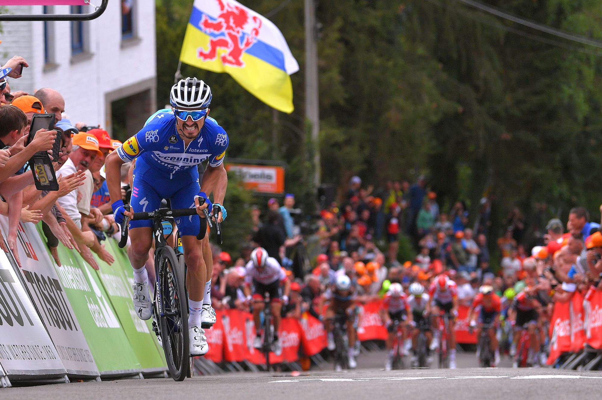 2000x1330 Unstoppable Julian Alaphilippe wins La Flèche Wallonne 2019