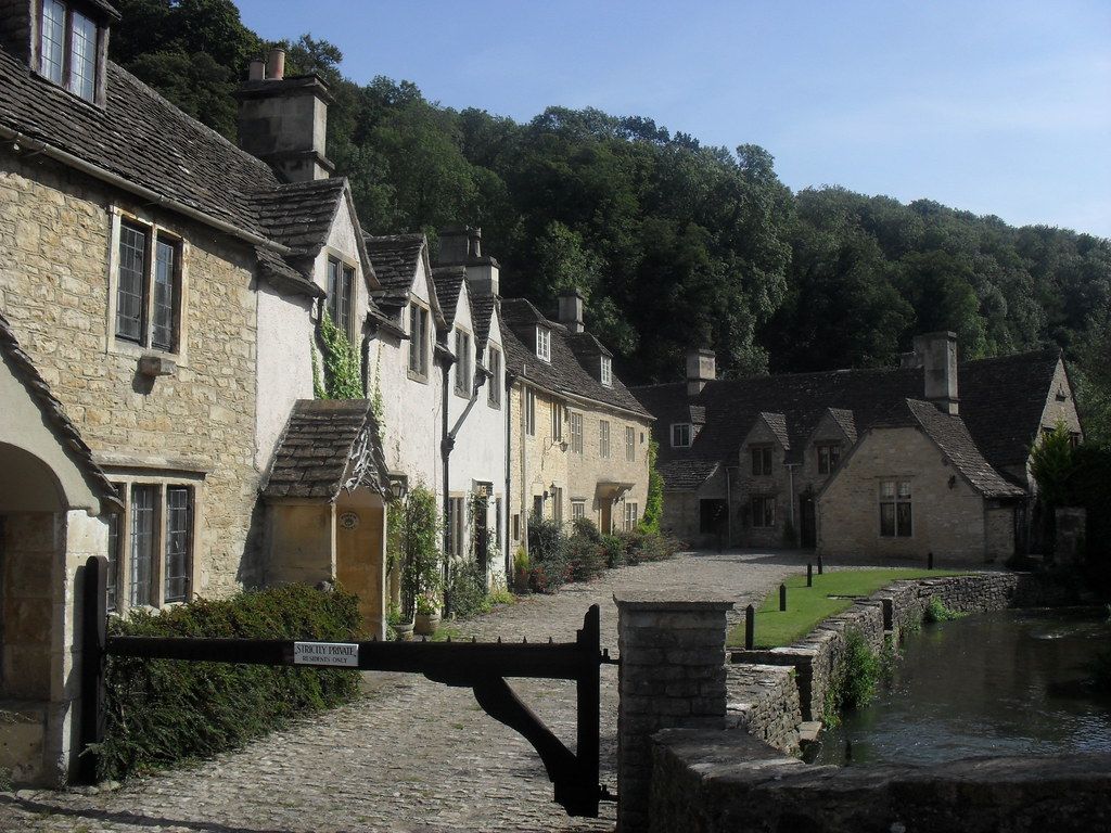 1024x768 Castle Combe. Castle Combe. The Local People Photo Archive