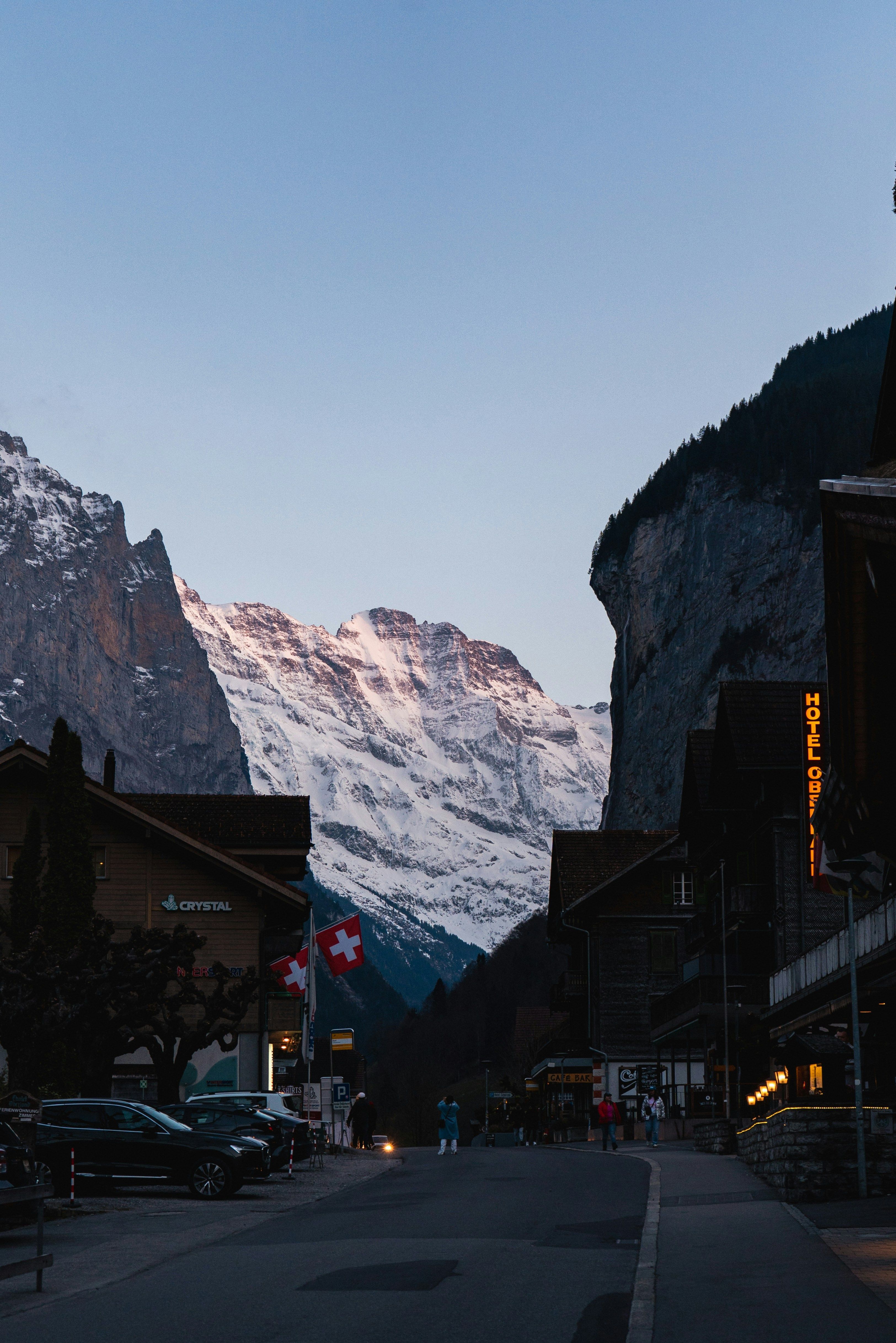 3249x4868 Scenic Alpine Village Lauterbrunnen Switzerland · Free