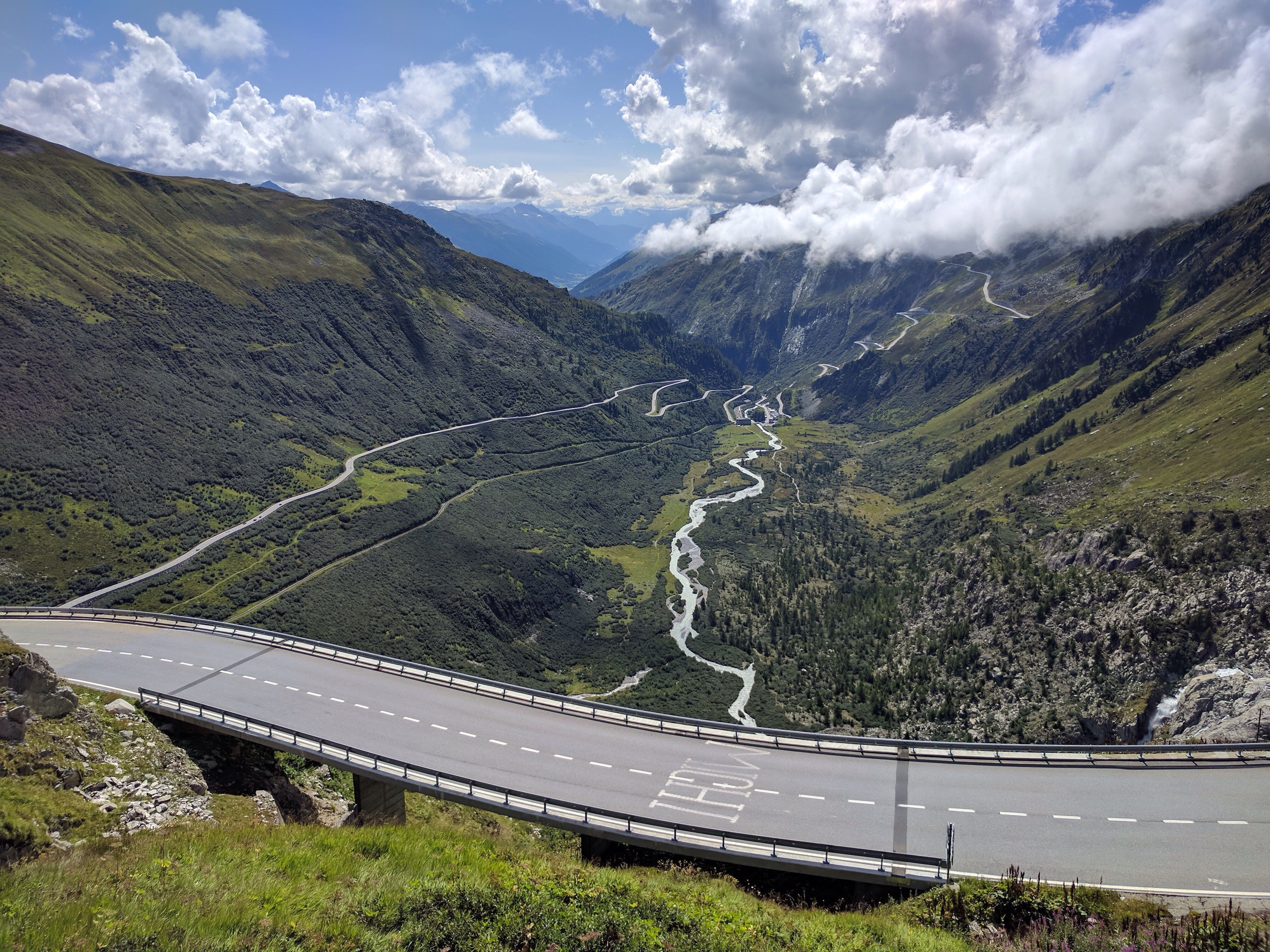4032x3024 Back into Switzerland
