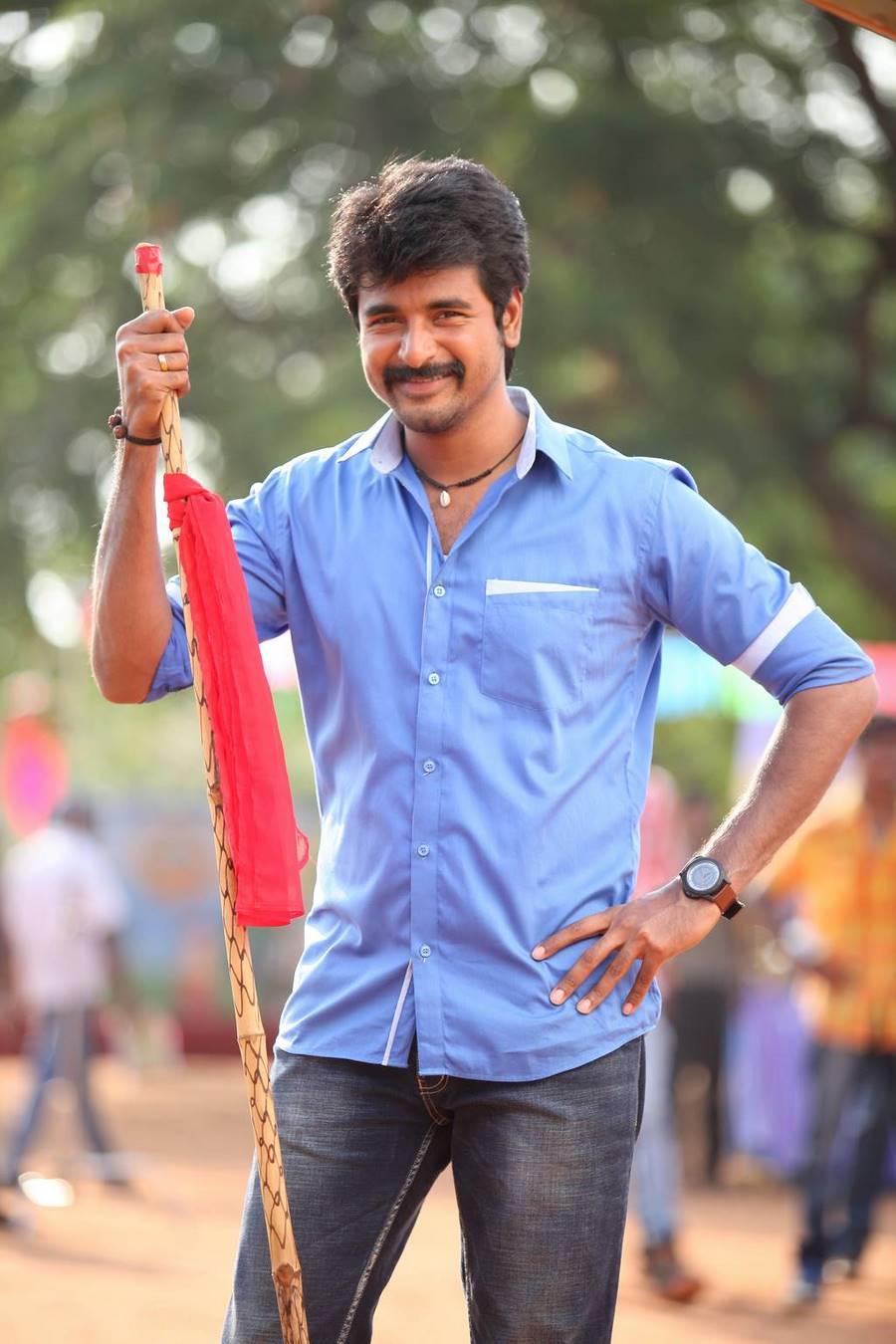 900x1350 Sivakarthikeyan And Keerthi Suresh Cute Stills In Rajini Murugan