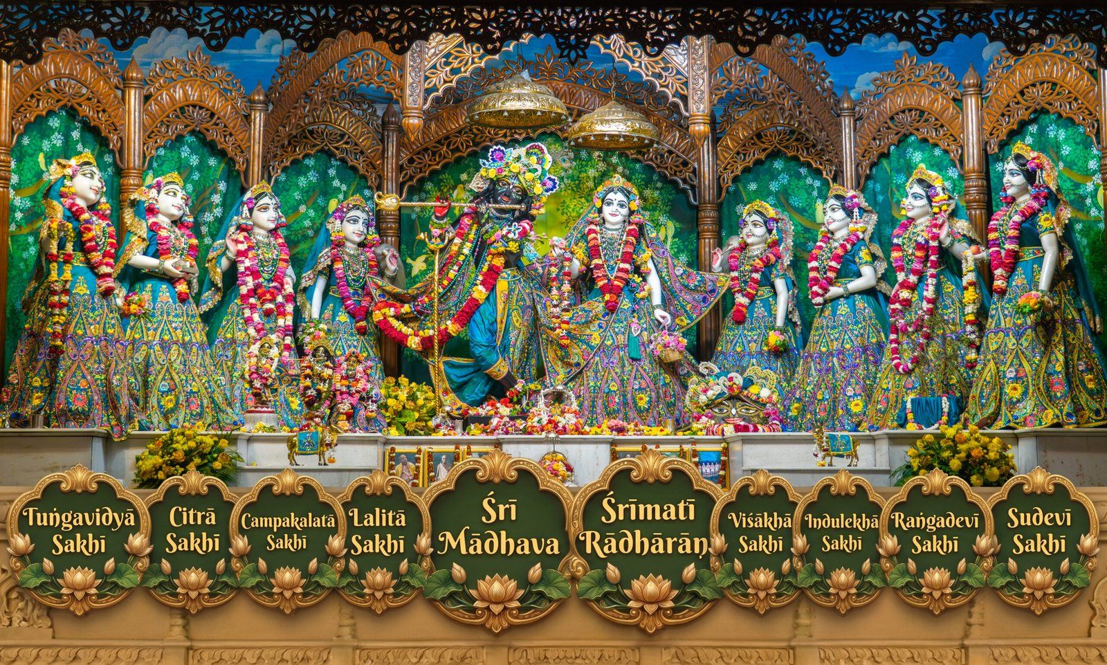 1600x961 Śrī Śrī Rādhā Mādhava & Aṣṭa Sakhīs