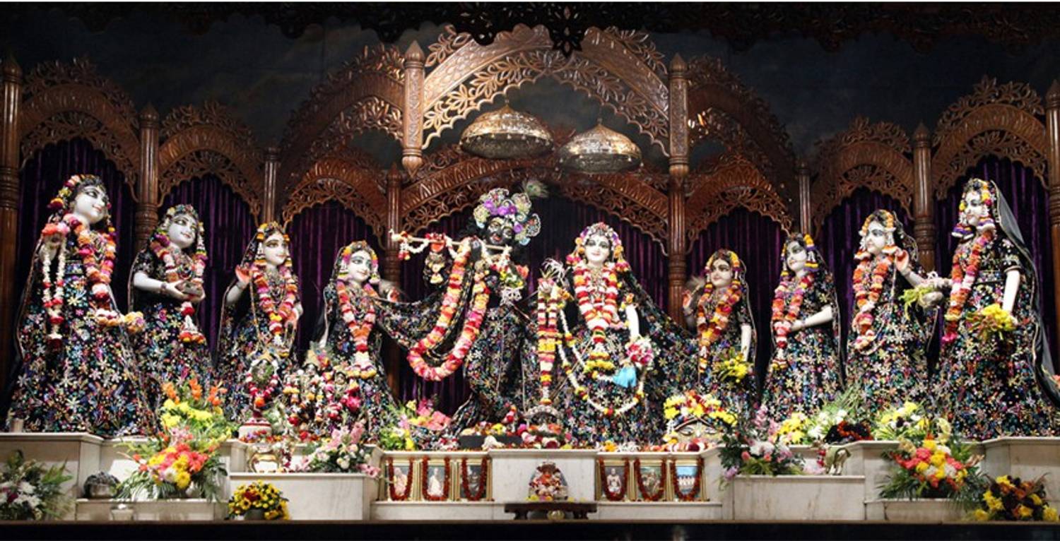 1500x766 Model No- 1111 Radha Krishna Mayapur Dhaam Wallpaper (12x24 Size) Photographic Paper Posters In India Art, Film, Design, Movie, Music, Nature And Educational Paintings Wallpaper At
