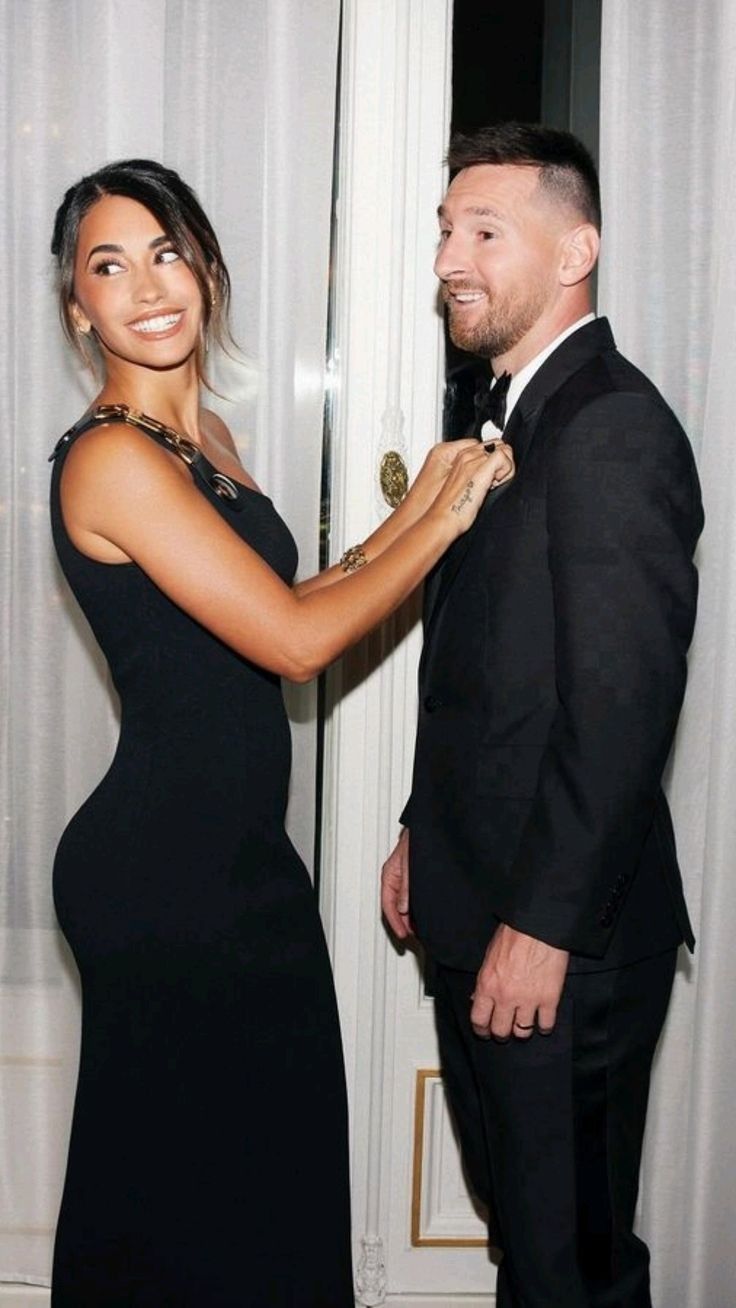 736x1308 Messi and antonella wallpaper. Messi and his wife wallpaper, Leo messi, Messi lionel