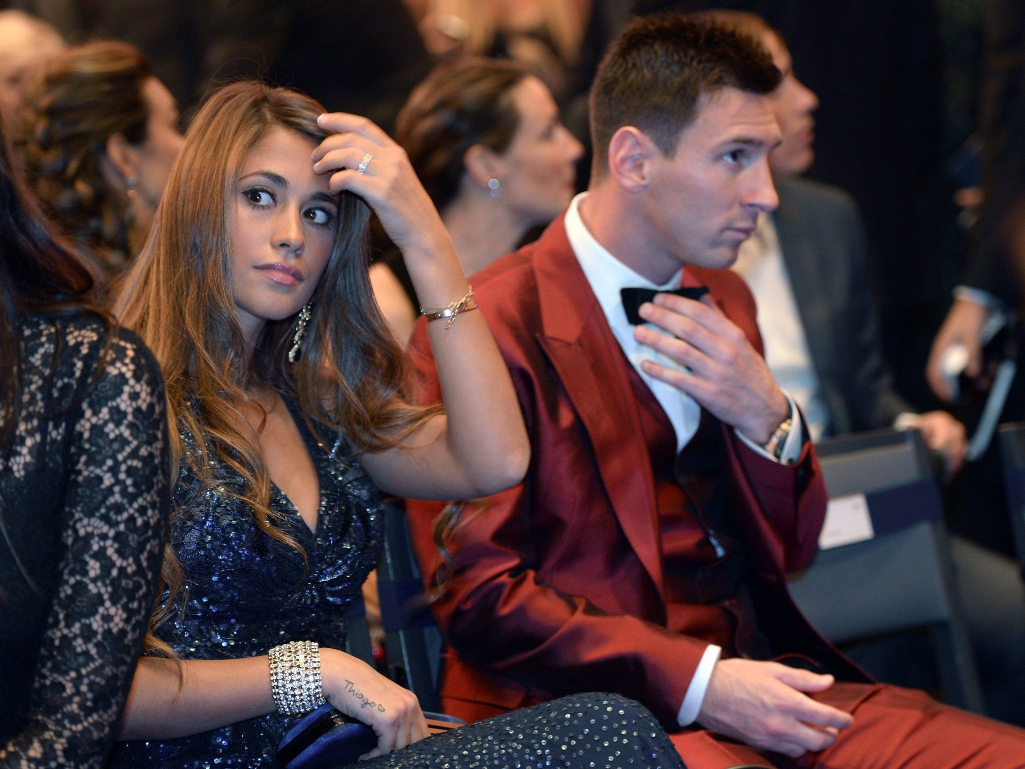 2048x1536 Fifa Ballon d'Or: Lionel Messi wears garish red suit to awards ceremony