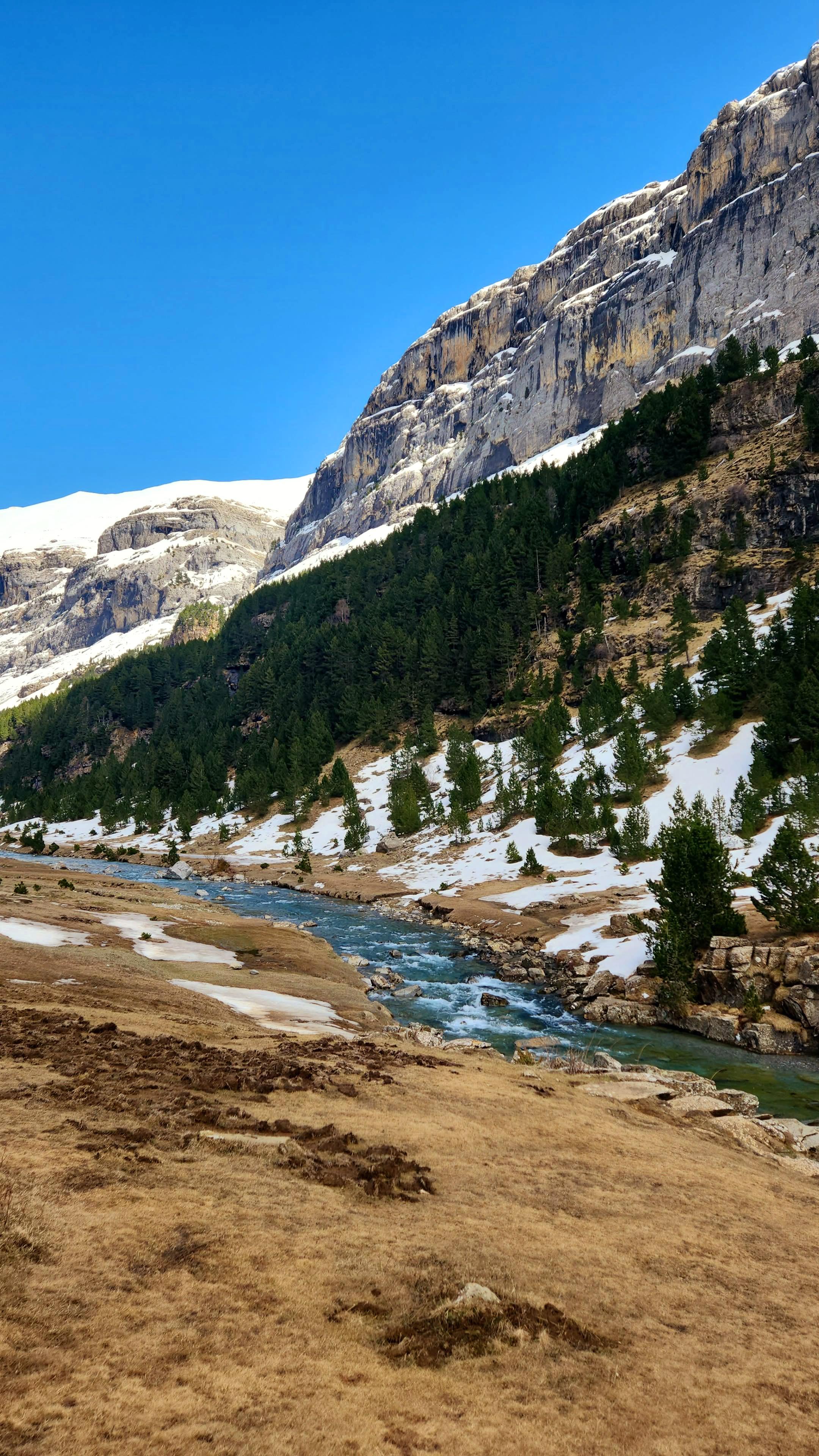 2160x3840 Ordesa y Monte Perdido National Park, Spain