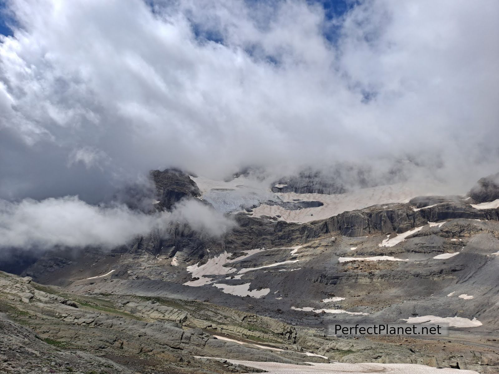 1600x1200 Ordesa and Monte Perdido National Park