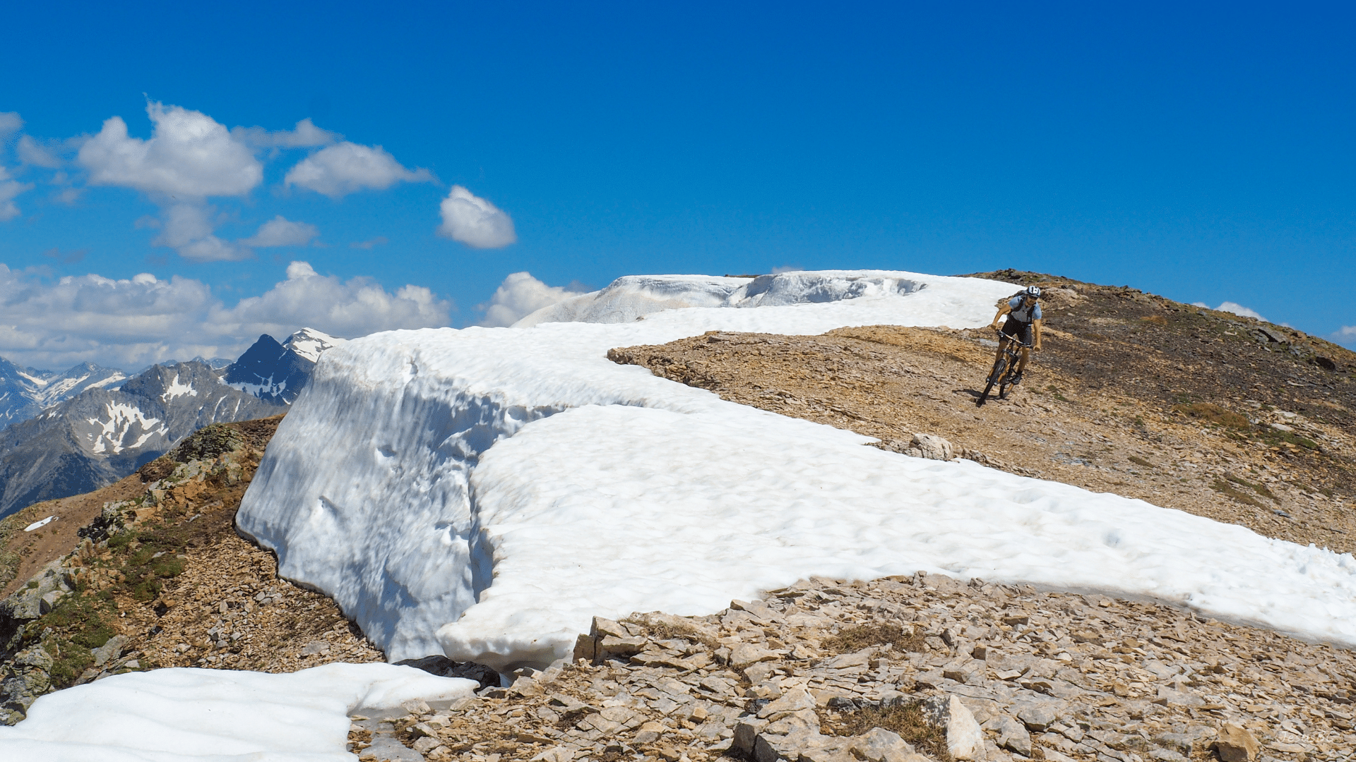 1920x1080 Monte Perdido by bike: MTB through Sobrarbe