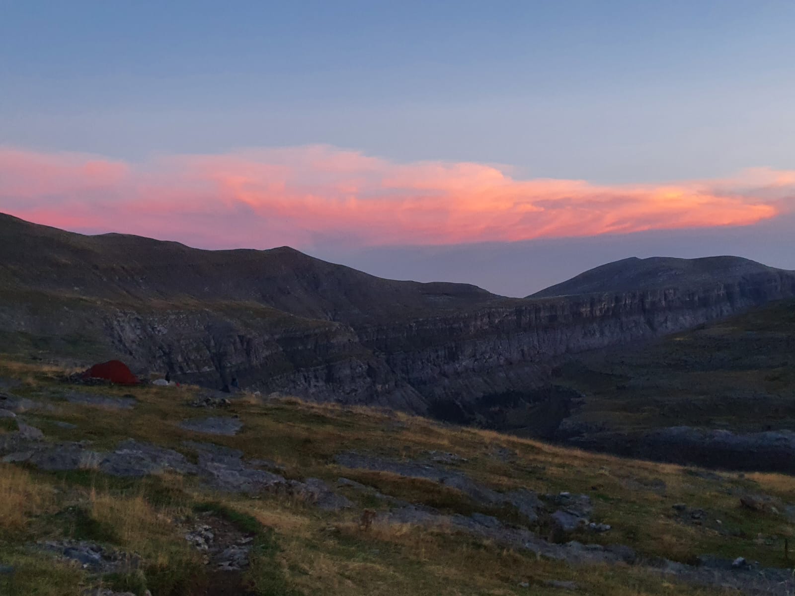 1600x1200 Ordesa Valley and Monte Perdido 3335m l 6 days