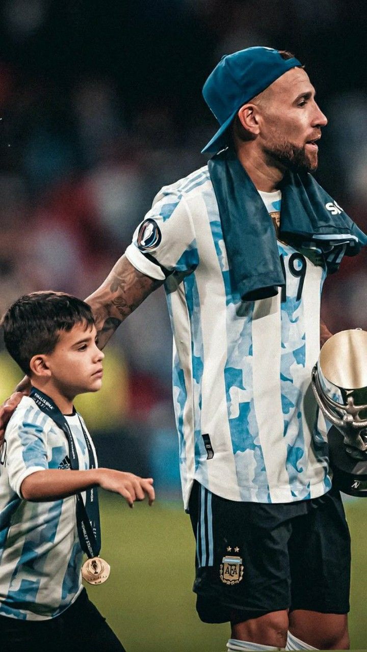 720x1280 Nicolas Otamendi