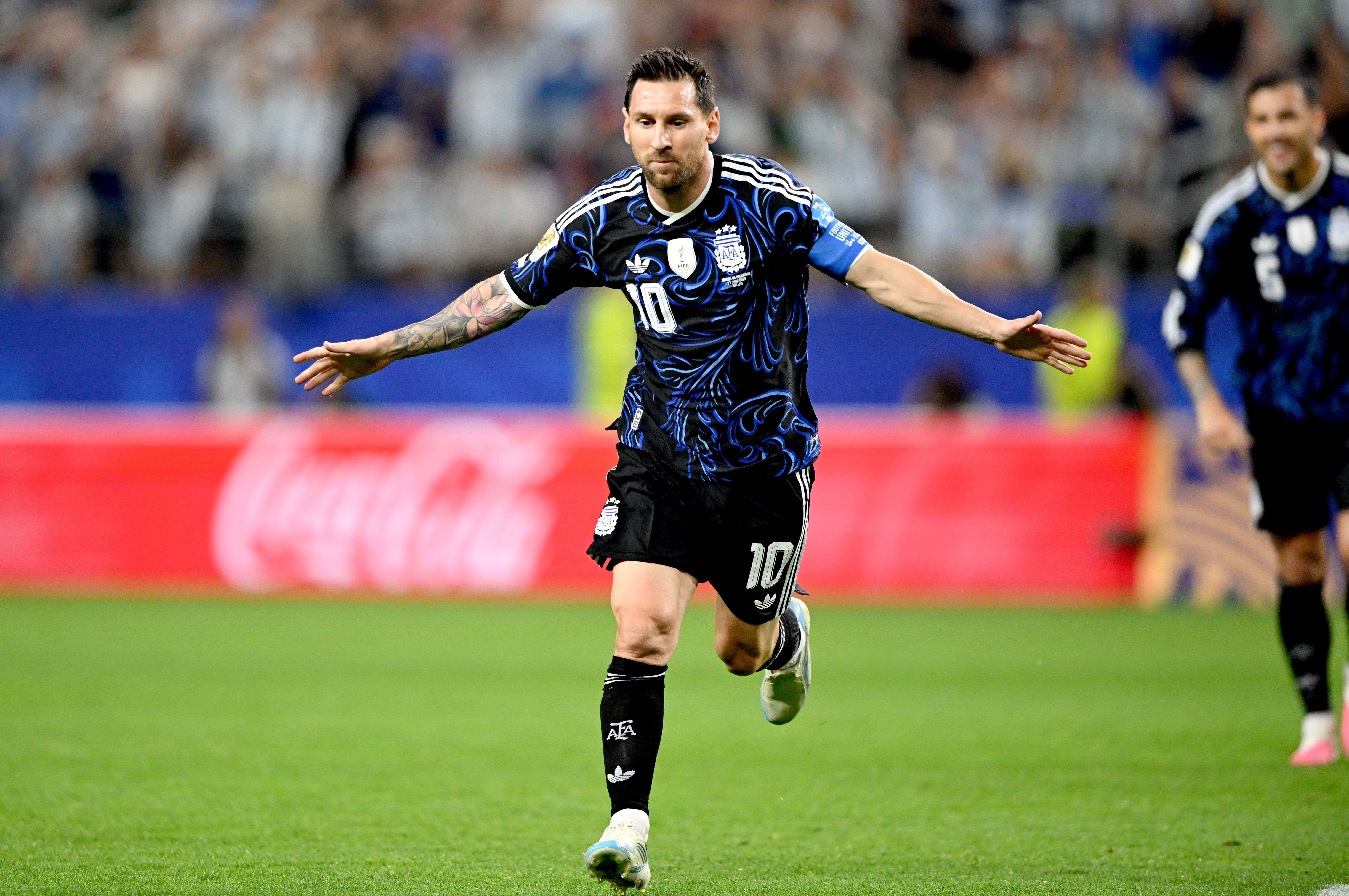 7252x4820 Manchester City complete signing of Nicolas Otamendi