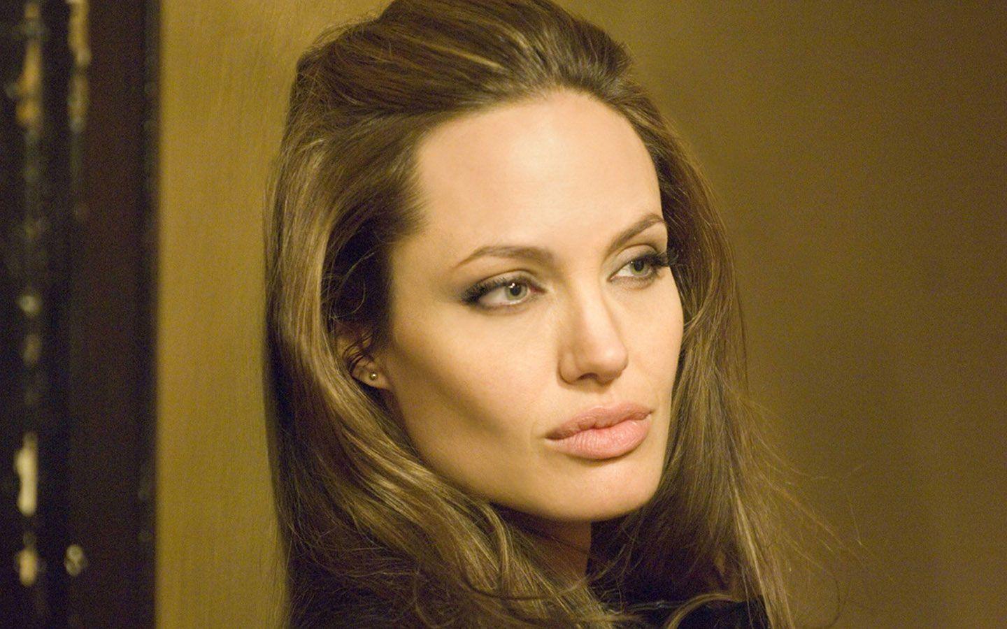 1440x900 Desktop Wallpaper Jolie in Wanted. Free