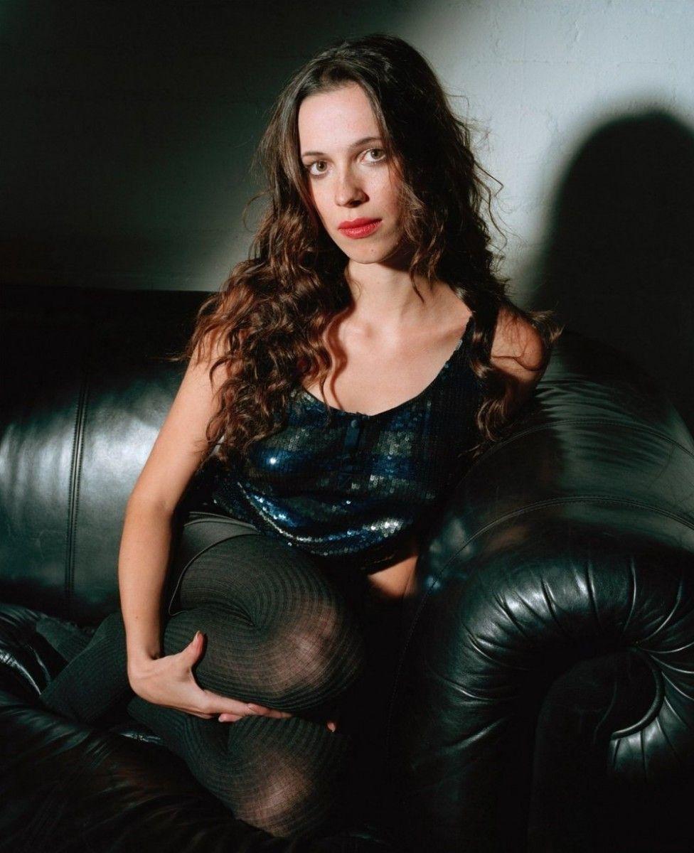 976x1200 Rebecca Hall wallpaper
