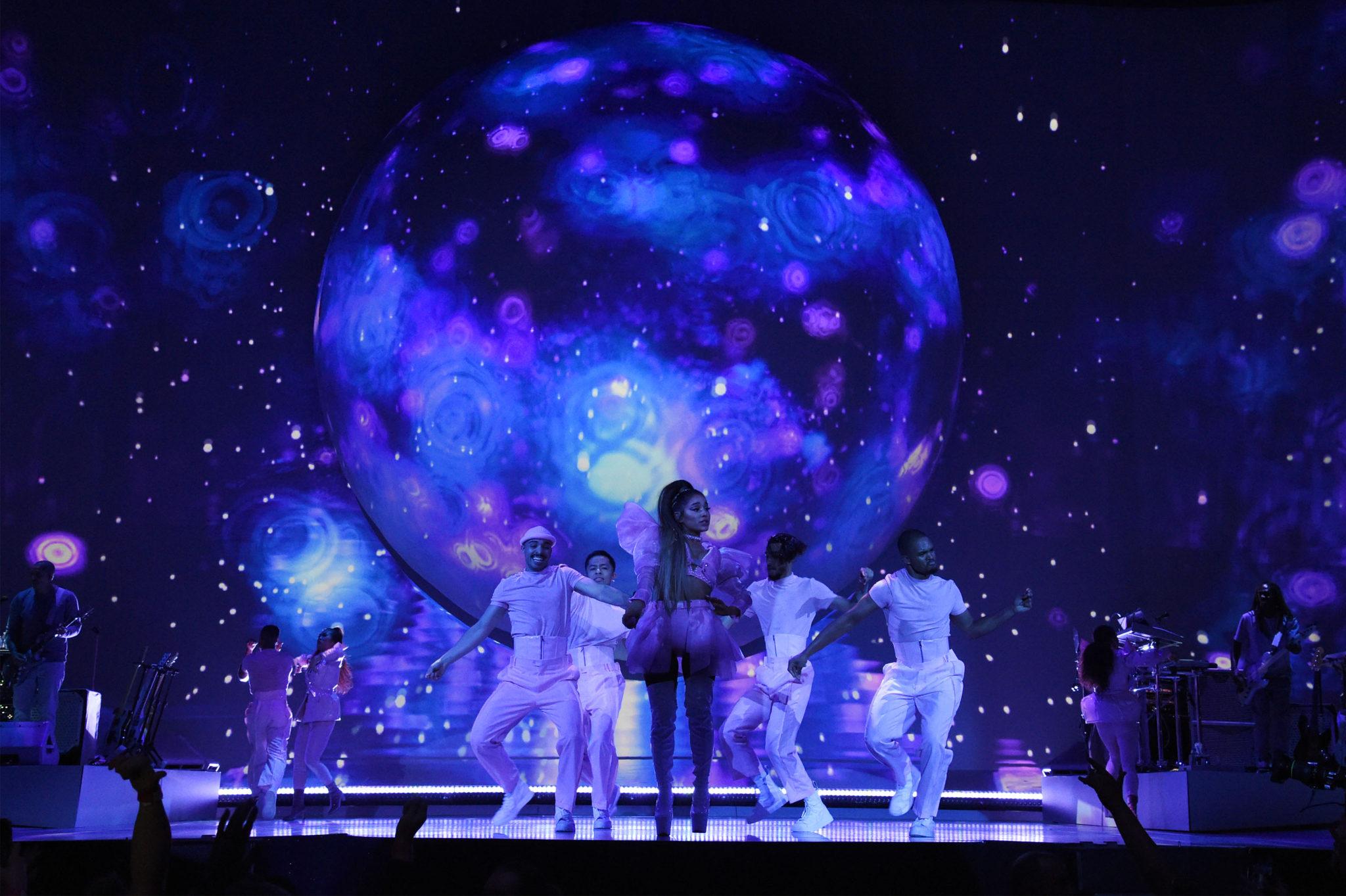 2048x1363 The Set Design Of Ariana Grande's Sweetener Thank U, Next World Tour