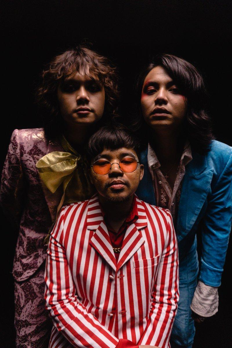 Featured image of post Aesthetic Iv Of Spades Wallpaper Hd iv of spades the world s end edgar wright the cornetto trilogy gary king andy knightley gary x andy zild benitez unique salonga blaster silonga badjao de iv of spades