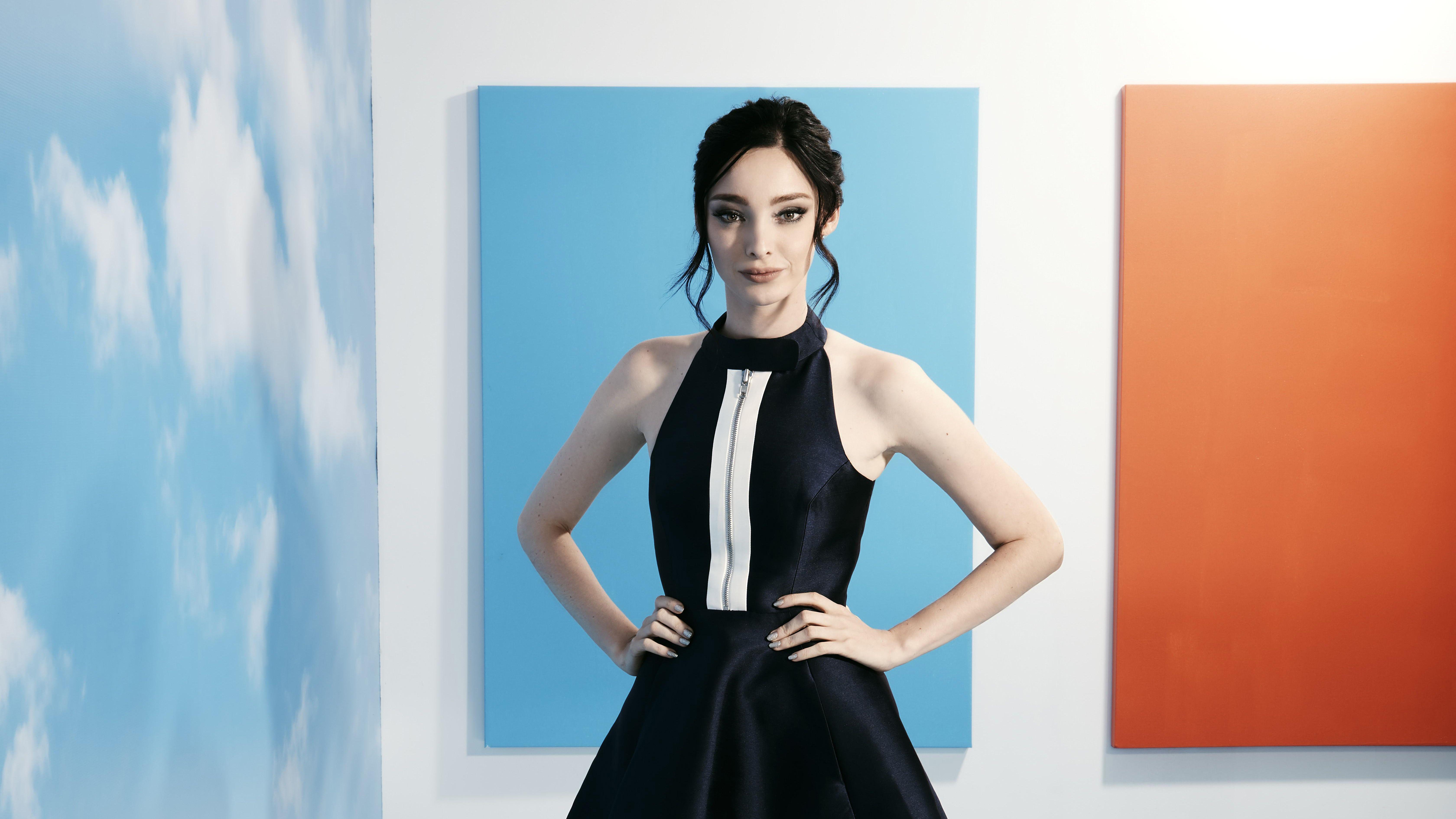 Emma Dumont pll