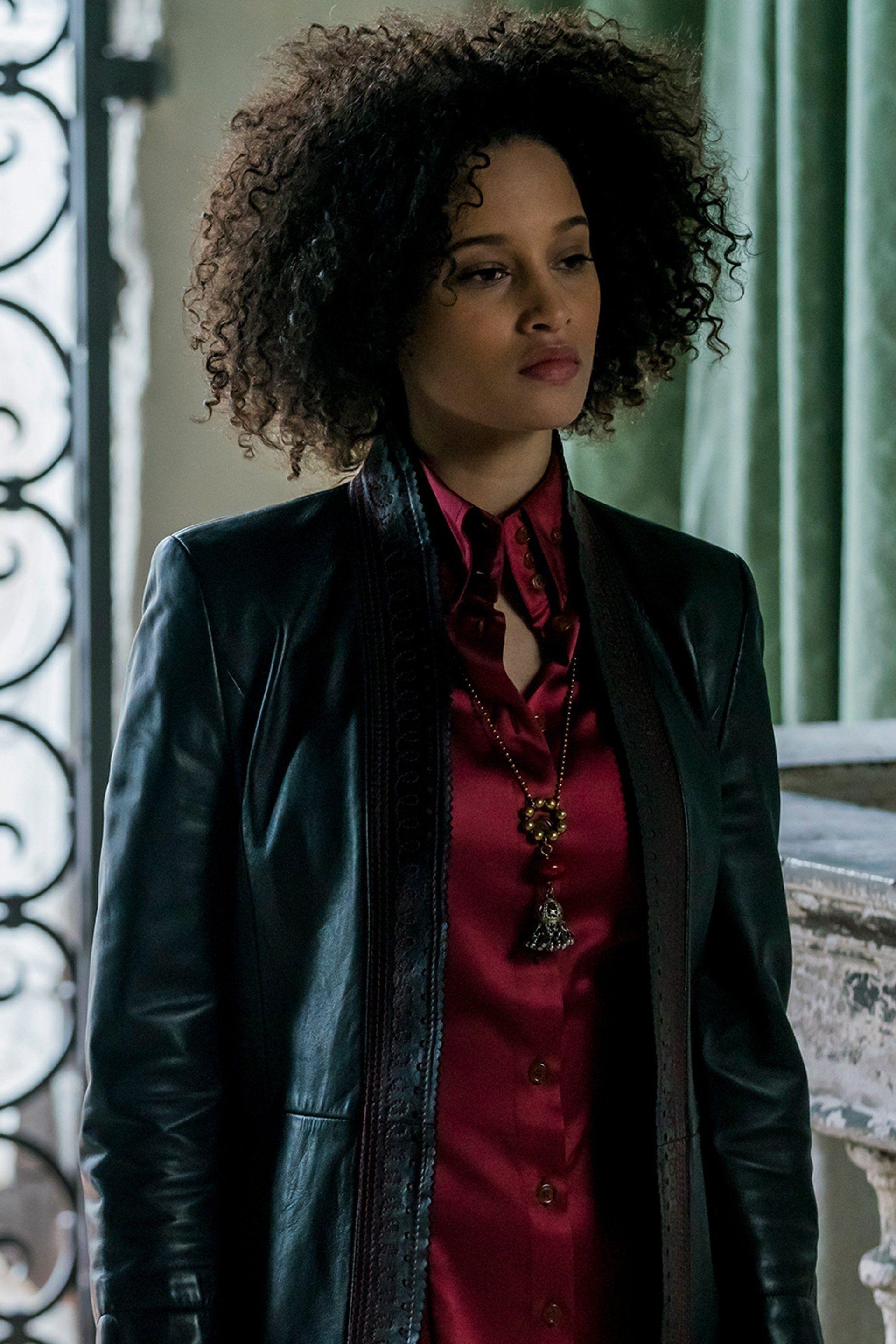 1920x2880 A Discovery of Witches (TV Series 2018– )