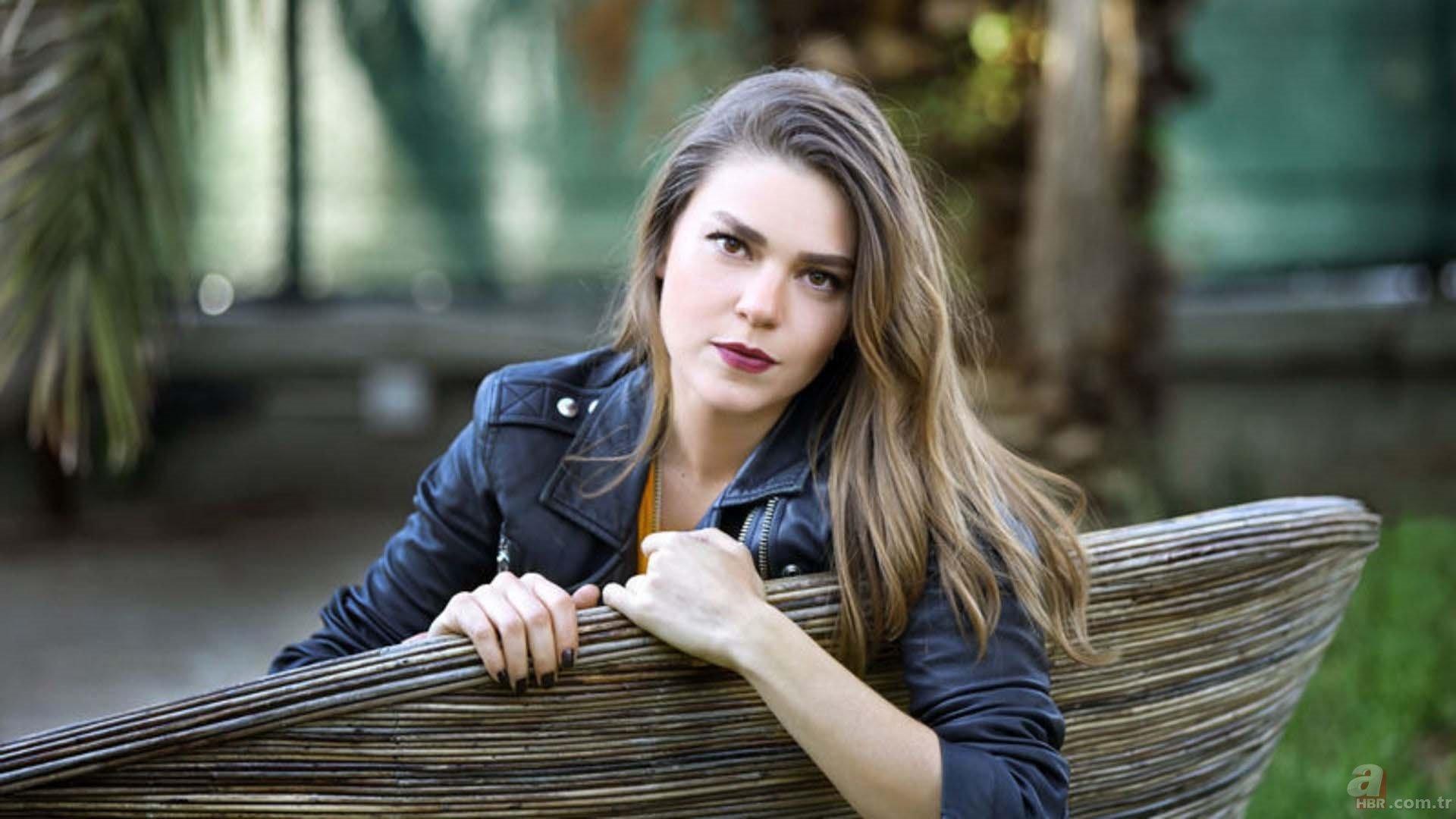1920x1080 Demet Özdemir Wallpaper