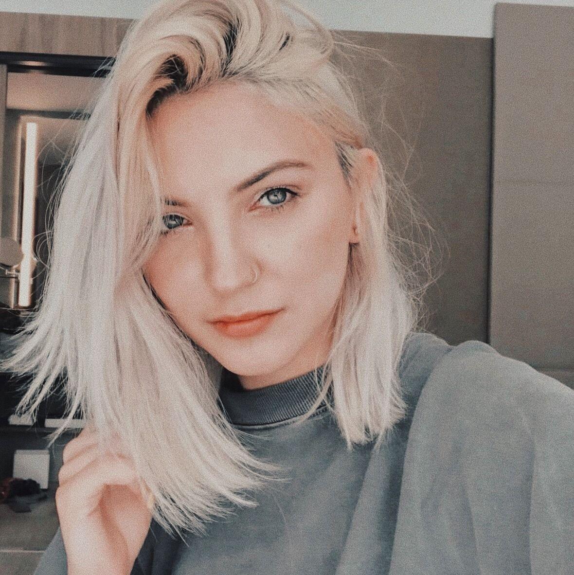 1180x1182 julia michaels icons