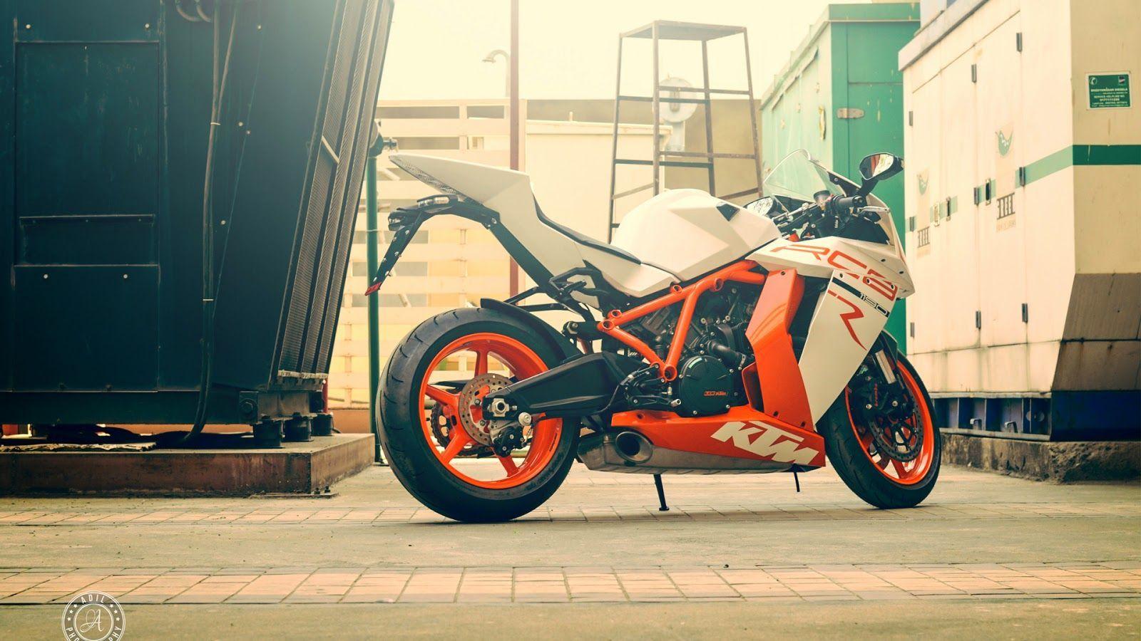 1600x900 Pure High Definition (HD) Desktop Wallpaper. Motorcycle