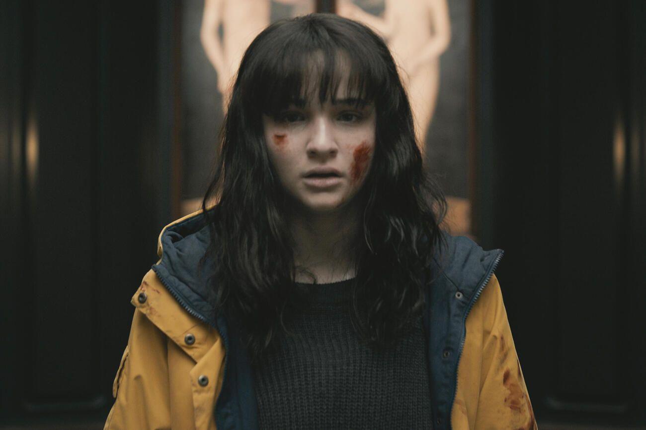 1300x867 Netflix's Dark Season 3 Reveals a Lot More About the New