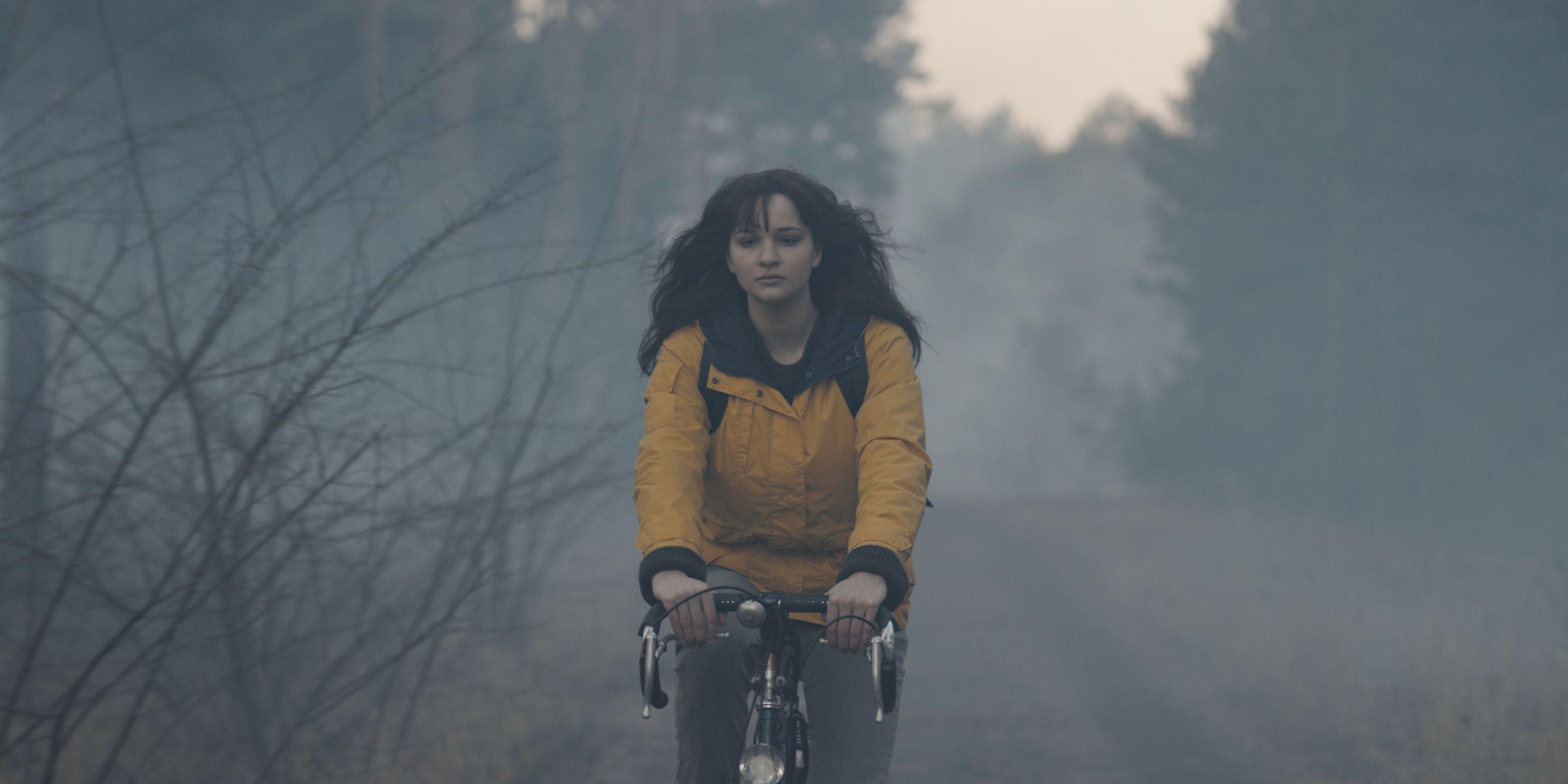 3200x1600 Dark Season 3 premiere recap: What's new and different