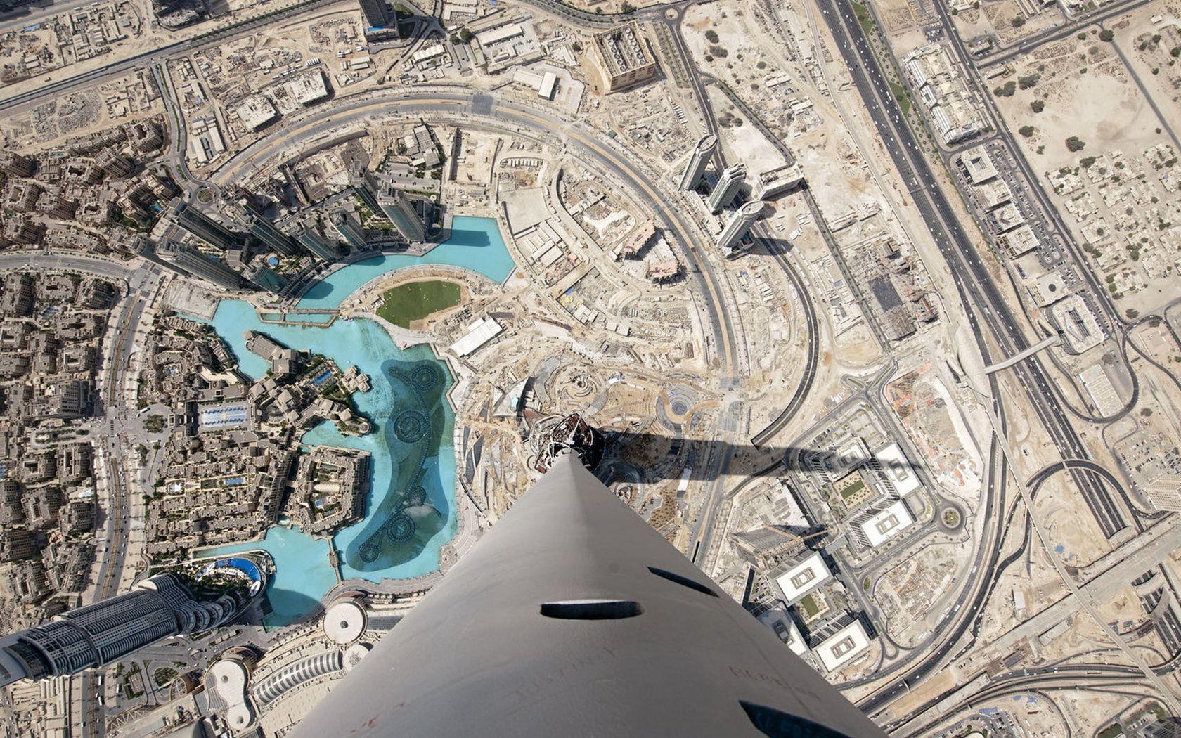 1680x1050 View from the heights of Dubai wallpaper and image