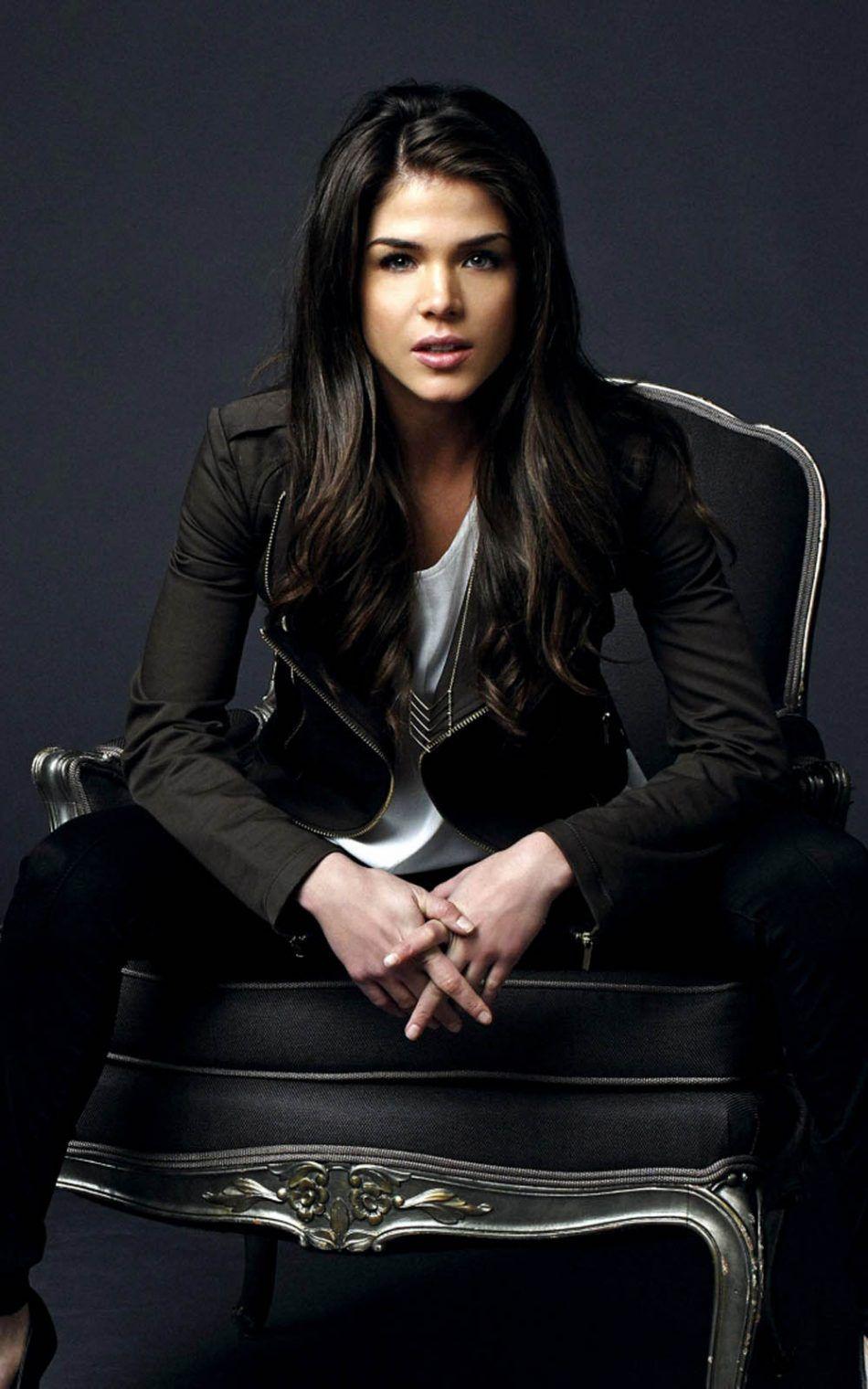 950x1520 Marie Avgeropoulos 2019 Wallpaper