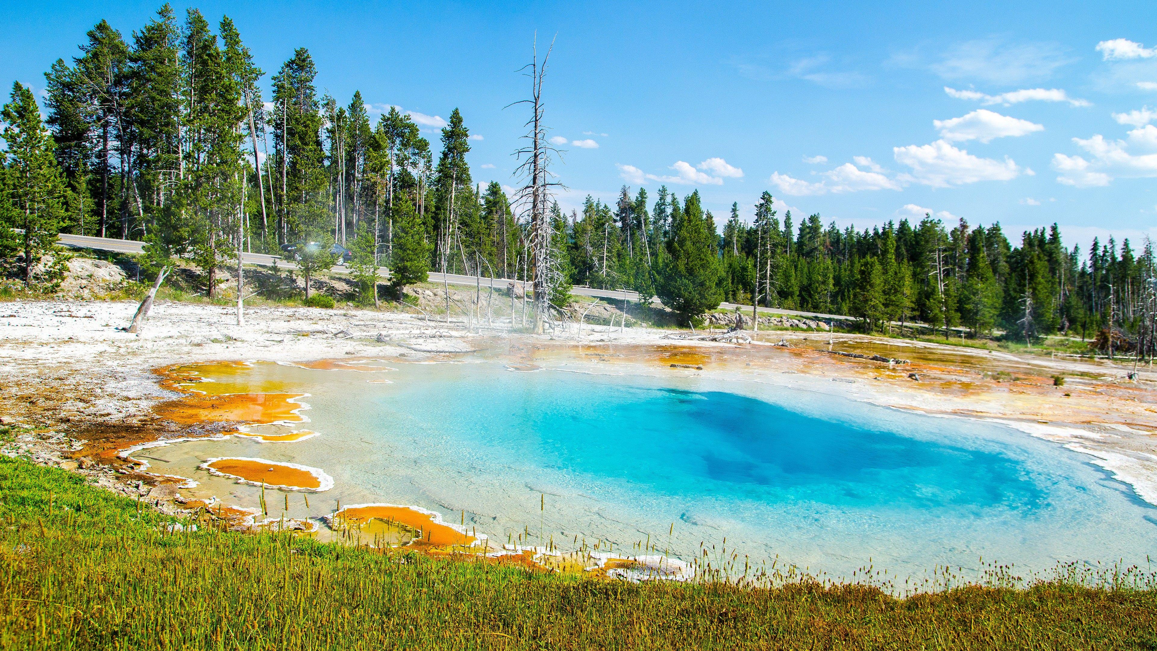 3840x2160 Hot Spring Pool Wallpaper