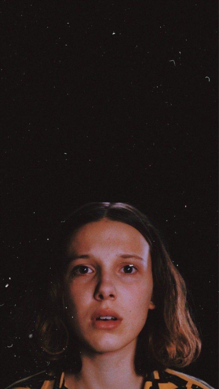 720x1280 Stranger Things Season 3 Wallpaper Mike And Eleven