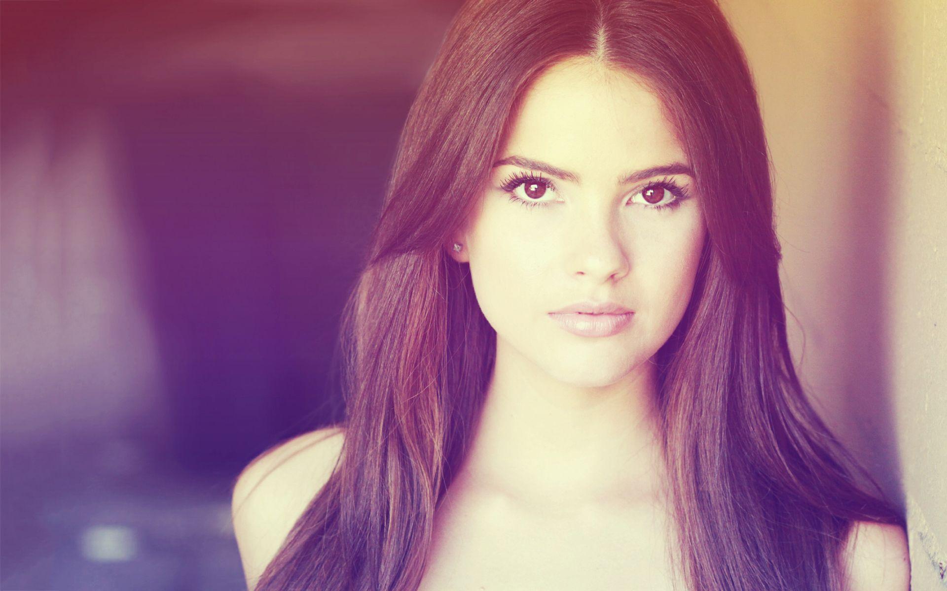 1920x1200 Shelley hennig