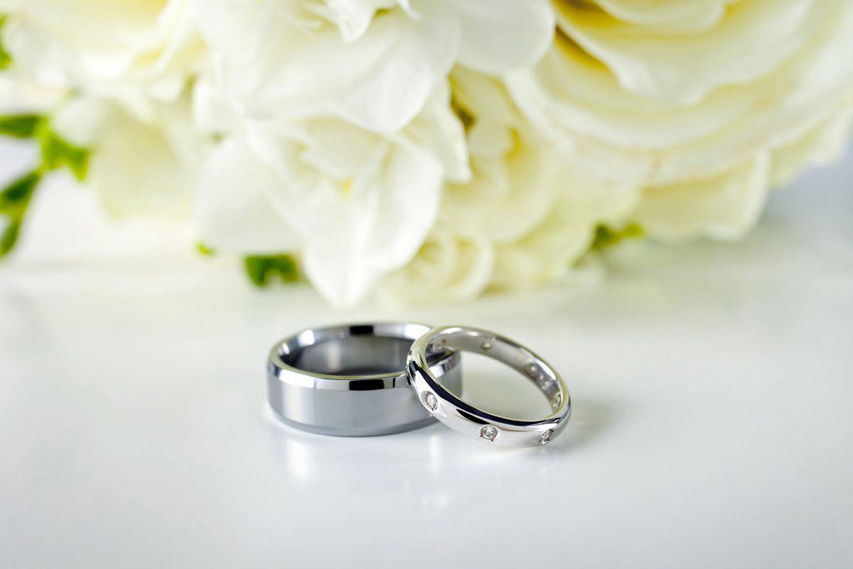 1200x800 Married to the ring 17126 Flowers wedding ring