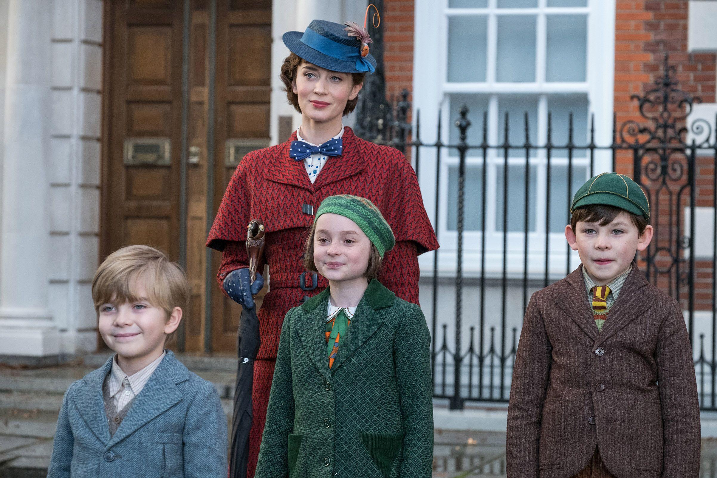 2405x1603 Mary Poppins Returns Review: Emily Blunt in Disney's Revival