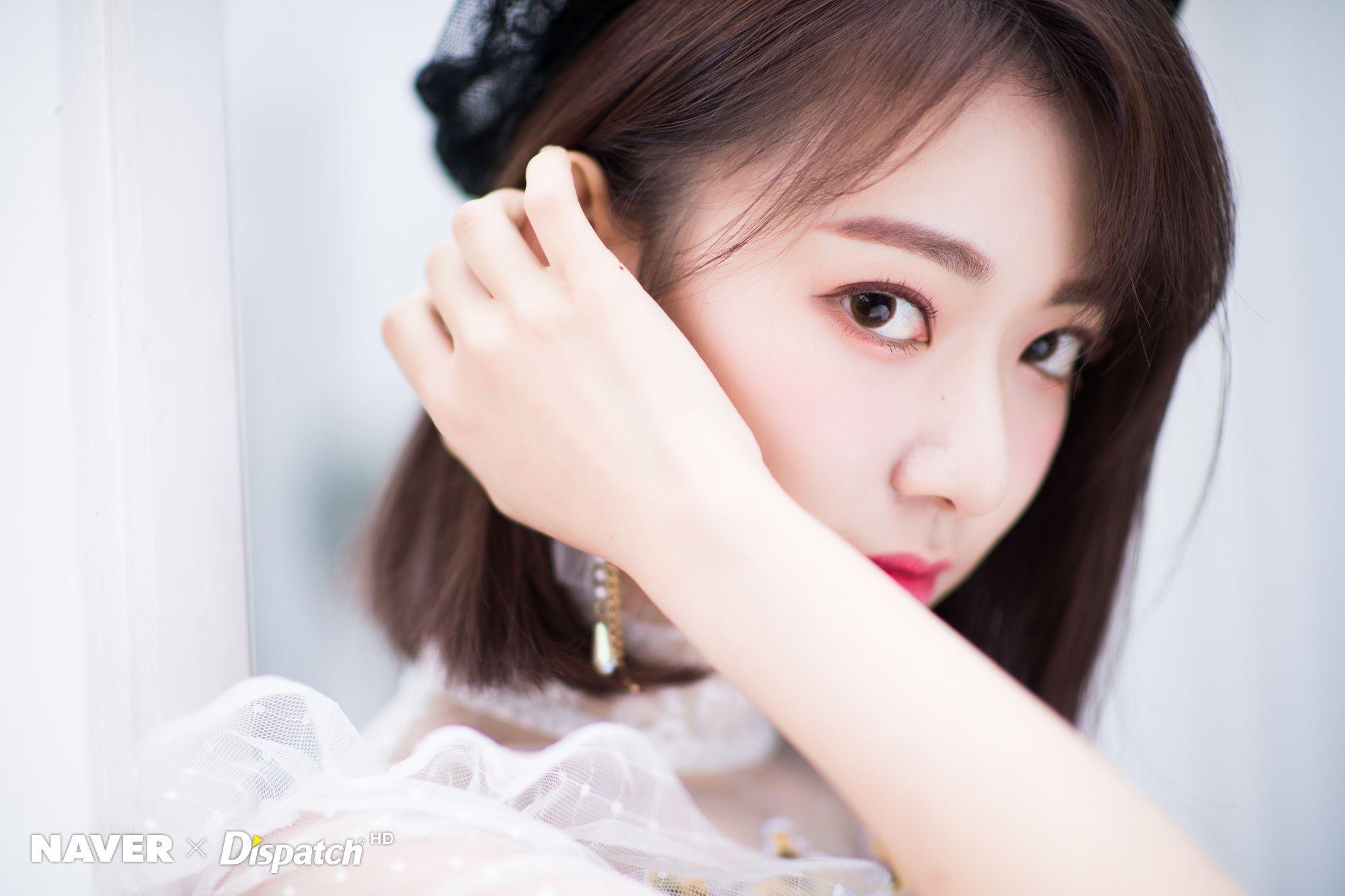 2000x1333 IZ*ONE Sakura 1st Mini Album 'COLOR*IZ' Jacket shooting