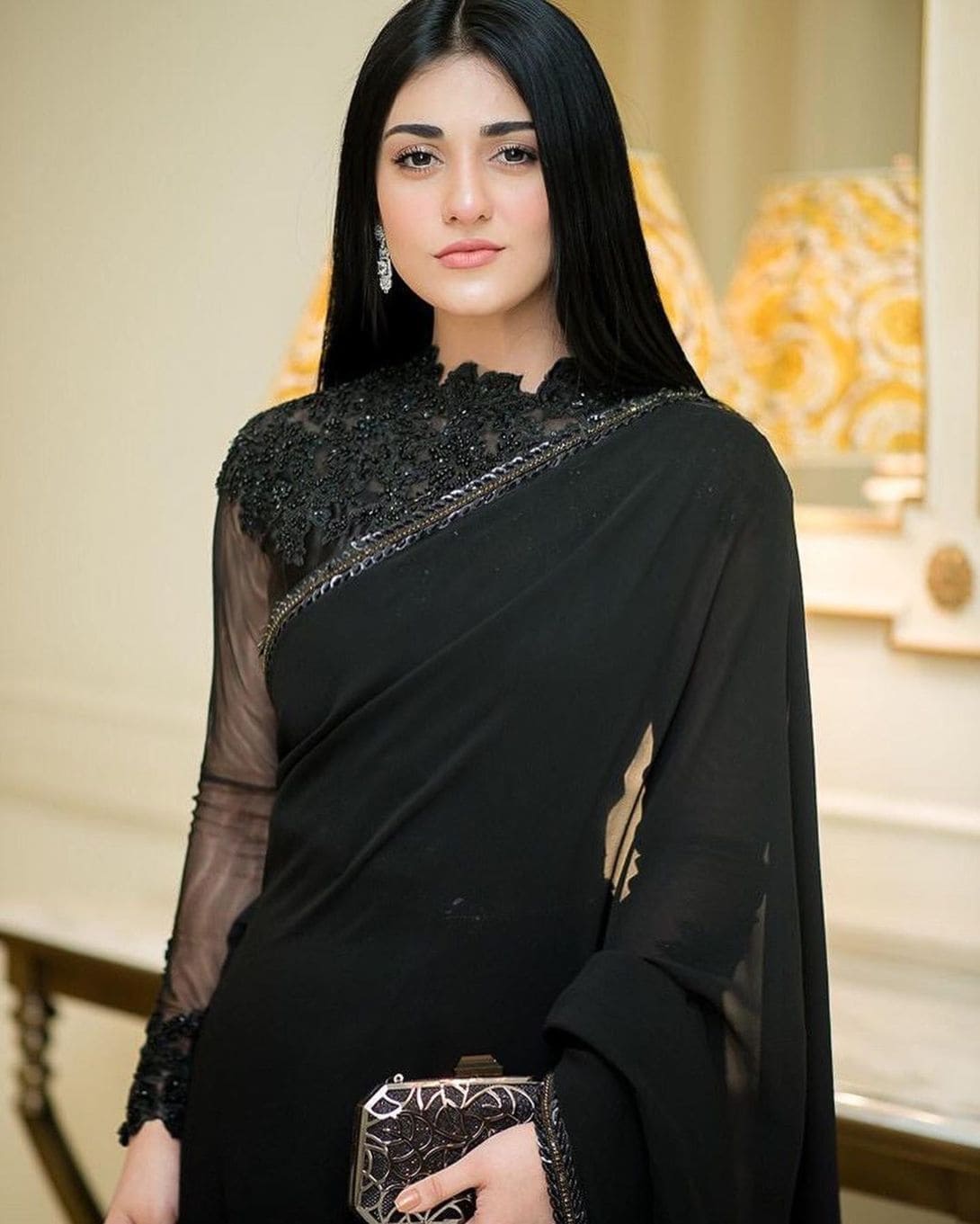 1090x1361 Current Beautiful Picture Of Sarah Khan