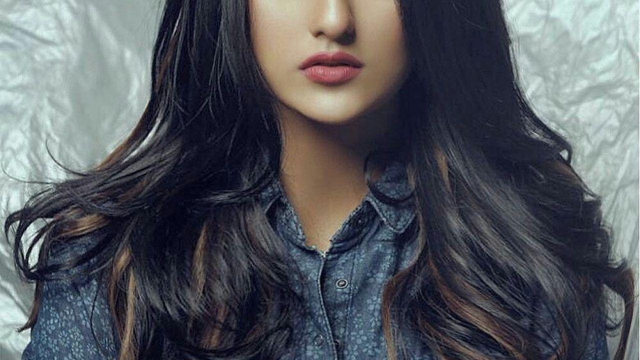 1280x720 Sarah Khan Slays In Behind The Scenes Photo Check Inside!