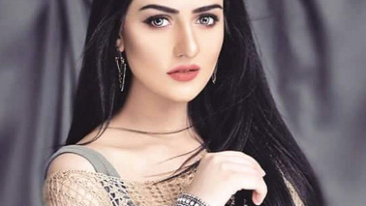 1280x720 Sarah Khan Height, Weight, Age, Family, Wiki & Biography