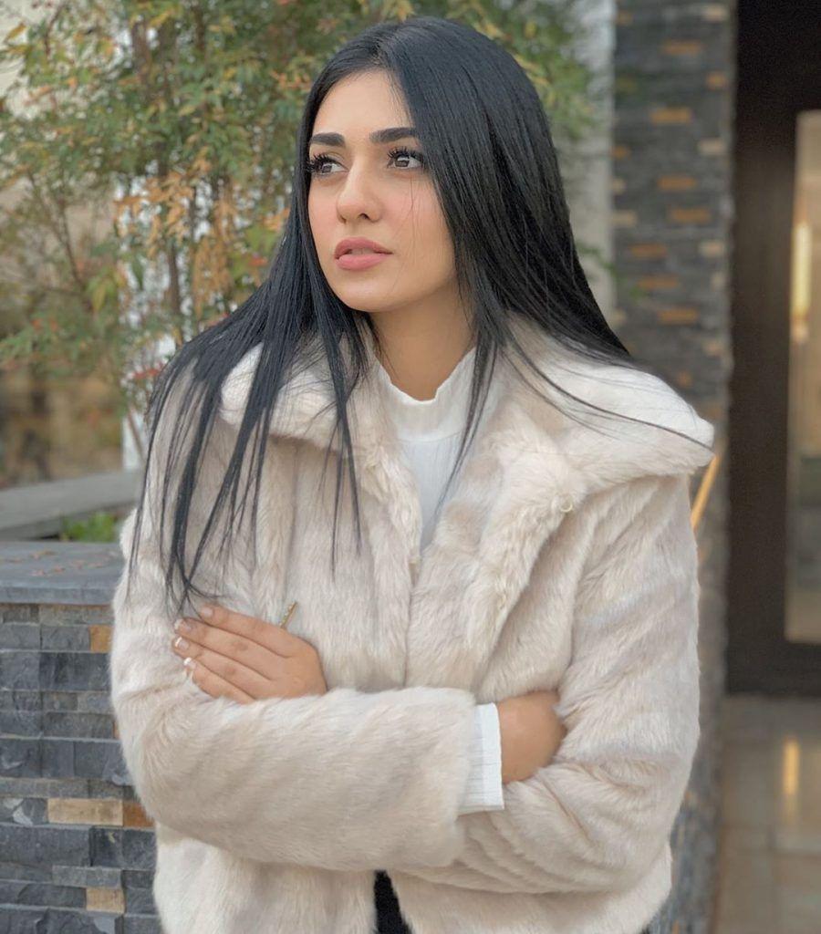 900x1024 Sarah Khan possess some serious singing skills