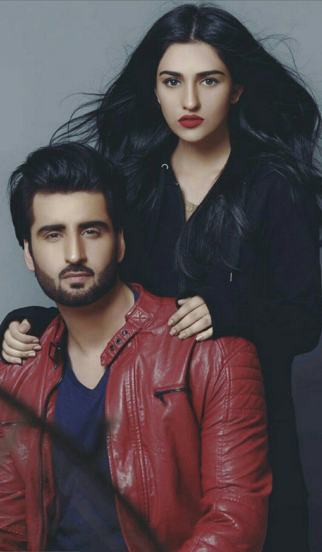 1078x1849 Sarah Khan and agha ali. Couple photohoot poses, Celebrities
