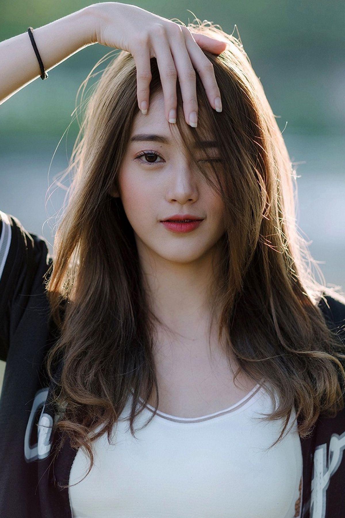 1200x1800 Pretty Girl Phone Wallpaper
